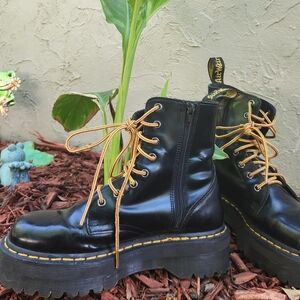 Dr. Martens Jadon Smooth Platform Boots